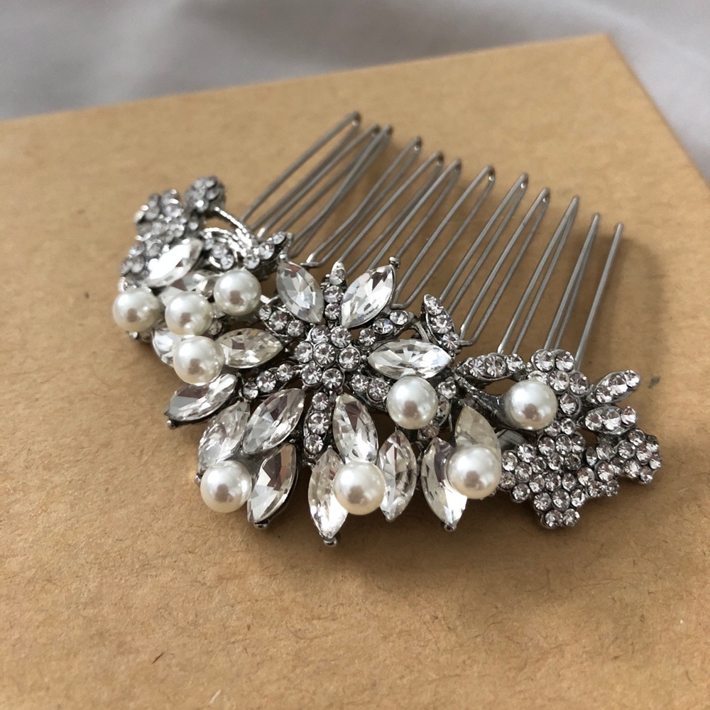 Hair clip for wedding
